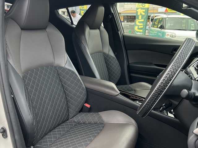 トヨタ Ｃ－ＨＲ G－T 大阪府 2020(令2)年 3.7万km ホワイトパールクリスタルシャイン ワンオーナー/6速IMT/ETC2.0/純正フロアマット/ブラインドスポットモニター/アラウンドビューモニター/レーダークルーズコントロール/純正ナビ/シートヒーター（運転席・助手席）/ドライブレコーダー/（TZ-D２０５W）/ブレーキホールド/オートライト/オートハイビーム/パワーステアリング/パワーウィンドウ/12V/120W/USB端子X１