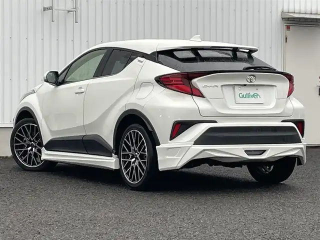トヨタ Ｃ－ＨＲ G－T 熊本県 2020(令2)年 3.7万km ホワイトパールクリスタルシャイン 6速IMT/TRDフルエアロ/純正ディスプレイオーディオナビ/・AM/FM/BT/Miracast/USB/・バックカメラ/・全周囲カメラ/トヨタセーフティセンス/・プリクラッシュセーフティ/・レーントレーシングアシスト/・ブラインドスポットモニター/・ロードサインアシスト/・レーダークルーズコントロール/・オートマチックハイビーム/ステアリングリモコン/ハーフレザーシート/・D/Nシートヒーター/ビルトインETC/前後ドライブレコーダー/オートホールド/LEDヘッドライト/オートライト/フォグランプ/スマートキー/プッシュスタート/純正フロアマット/TRD19インチアルミホイール