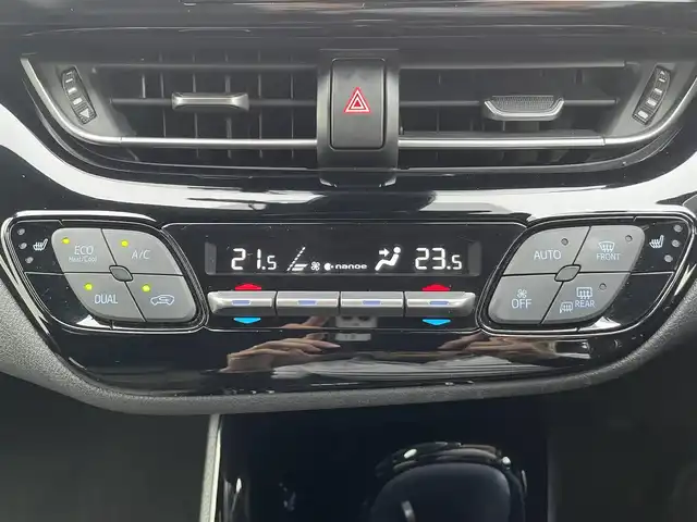 トヨタ Ｃ－ＨＲ G－T 熊本県 2020(令2)年 3.7万km ホワイトパールクリスタルシャイン 6速IMT/TRDフルエアロ/純正ディスプレイオーディオナビ/・AM/FM/BT/Miracast/USB/・バックカメラ/・全周囲カメラ/トヨタセーフティセンス/・プリクラッシュセーフティ/・レーントレーシングアシスト/・ブラインドスポットモニター/・ロードサインアシスト/・レーダークルーズコントロール/・オートマチックハイビーム/ステアリングリモコン/ハーフレザーシート/・D/Nシートヒーター/ビルトインETC/前後ドライブレコーダー/オートホールド/LEDヘッドライト/オートライト/フォグランプ/スマートキー/プッシュスタート/純正フロアマット/TRD19インチアルミホイール