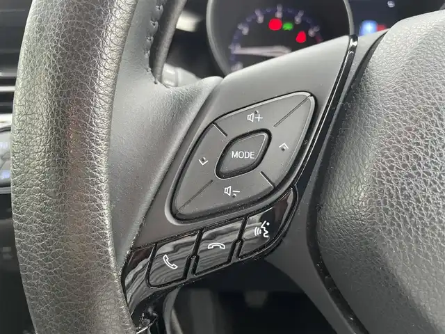 トヨタ Ｃ－ＨＲ G－T 熊本県 2020(令2)年 3.7万km ホワイトパールクリスタルシャイン 6速IMT/TRDフルエアロ/純正ディスプレイオーディオナビ/・AM/FM/BT/Miracast/USB/・バックカメラ/・全周囲カメラ/トヨタセーフティセンス/・プリクラッシュセーフティ/・レーントレーシングアシスト/・ブラインドスポットモニター/・ロードサインアシスト/・レーダークルーズコントロール/・オートマチックハイビーム/ステアリングリモコン/ハーフレザーシート/・D/Nシートヒーター/ビルトインETC/前後ドライブレコーダー/オートホールド/LEDヘッドライト/オートライト/フォグランプ/スマートキー/プッシュスタート/純正フロアマット/TRD19インチアルミホイール