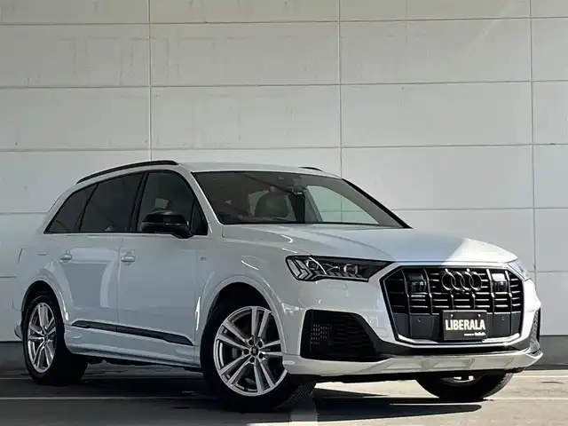 アウディ アウディ Ｑ７ 55TFSIクワトロ Sライン 山形県 2022(令4)年 4.5万km 白 純正ナビ/360°カメラ/フルセグTV/AppleCarplay/Audiプレセンス/アダプティブクルーズコントロール/レーンキープアシスト/ブラインドスポットモニター/パドルシフト/パワーシート/レザーシート/シートヒーター/ヘッドアップディスプレイ/ミラーヒーター