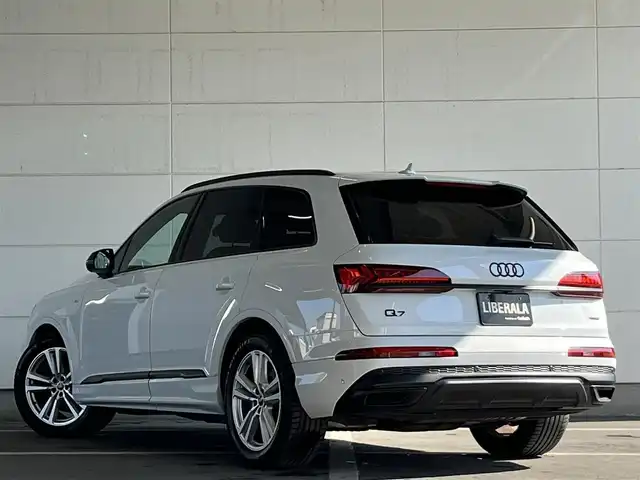 アウディ アウディ Ｑ７ 55TFSIクワトロ Sライン 山形県 2022(令4)年 4.5万km 白 純正ナビ/360°カメラ/フルセグTV/AppleCarplay/Audiプレセンス/アダプティブクルーズコントロール/レーンキープアシスト/ブラインドスポットモニター/パドルシフト/パワーシート/レザーシート/シートヒーター/ヘッドアップディスプレイ/ミラーヒーター
