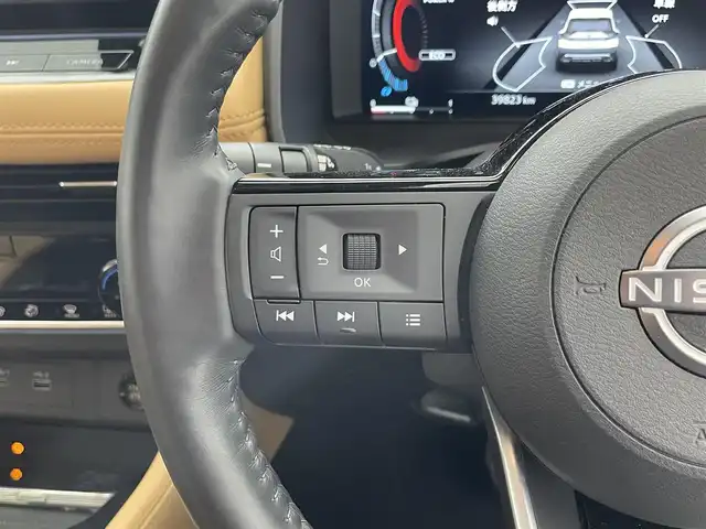 日産 エクストレイル 滋賀県 2023(令5)年 4万km ゴールド 純正12.3インチナビ/【Bluetooth/フルセグTV/Apple CarPlay/Android Auto】/タンナッパレザーシート/全方位カメラ/プロパイロット2.0/プロパイロットパーキング/レーンキープアシスト/クリアランスソナー/ブラインドスポットワーニング/LEDヘッドライト/オートマチックハイビーム/デジタルインナーミラー/ヒルディセントコントロール/D/Nパワーシート/全席シートヒーター/ステアリングヒーター/前後ドライブレコーダー/AC100V電源/ヘッドアップディスプレイ/パワーバックドア/ビルトインETC2.0/電動パーキングブレーキ/オートブレーキホールド/ワイヤレス充電/後席ロールサンシェード/純正フロアマット/ドアバイザー/プッシュスタート/スマートキー/ステアリングリモコン