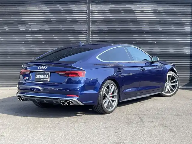 アウディ Ｓ５ スポーツバック 静岡県 2019(平31)年 4万km 青 サンルーフ/前席マッサージ機能付きシート/赤革/アシスタンスパッケージ/・パークアシスト/・サラウンドビューカメラ/メモリー付きパワーシート/前席シートヒーター/MMIナビ/(Bluetooth/USB/フルセグ/AUX)/BANG&OLUFSENスピーカー/360°カメラ/ACC/BSM/ドライブセレクト/カラードブレーキキャリパーレッド/ボディーカラー（ナバーラブルー）/Sスポーツシート/電動リアゲート/純正フロアマット/ETC2.0/ドライブレコーダー