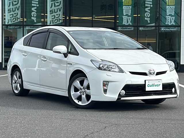 トヨタ プリウス 岡山県 2014(平26)年 8.3万km ホワイトパールクリスタルシャイン 純正ＨＤＤナビＮＨＺＮ－Ｘ６２Ｇ　/BT/CD/DVD/フルセグ/バックカメラ　/衝突安全ボディー　/ブレーキアシスト　/プライバシーガラス/UVカットガラス　/分割可倒式リヤシート　/スマートキー　/プッシュスタート/ドラレコ　/ＥＴＣ　/オートエアコン　/盗難防止システム/横滑り防止システム/純正17インチAW