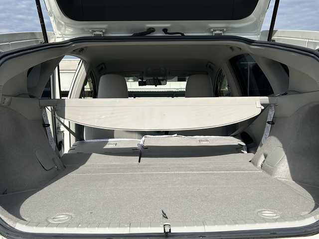 トヨタ プリウス 岡山県 2014(平26)年 8.3万km ホワイトパールクリスタルシャイン 純正ＨＤＤナビＮＨＺＮ－Ｘ６２Ｇ　/BT/CD/DVD/フルセグ/バックカメラ　/衝突安全ボディー　/ブレーキアシスト　/プライバシーガラス/UVカットガラス　/分割可倒式リヤシート　/スマートキー　/プッシュスタート/ドラレコ　/ＥＴＣ　/オートエアコン　/盗難防止システム/横滑り防止システム/純正17インチAW