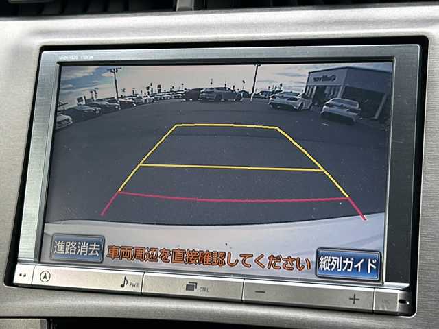 トヨタ プリウス 岡山県 2014(平26)年 8.3万km ホワイトパールクリスタルシャイン 純正ＨＤＤナビＮＨＺＮ－Ｘ６２Ｇ　/BT/CD/DVD/フルセグ/バックカメラ　/衝突安全ボディー　/ブレーキアシスト　/プライバシーガラス/UVカットガラス　/分割可倒式リヤシート　/スマートキー　/プッシュスタート/ドラレコ　/ＥＴＣ　/オートエアコン　/盗難防止システム/横滑り防止システム/純正17インチAW