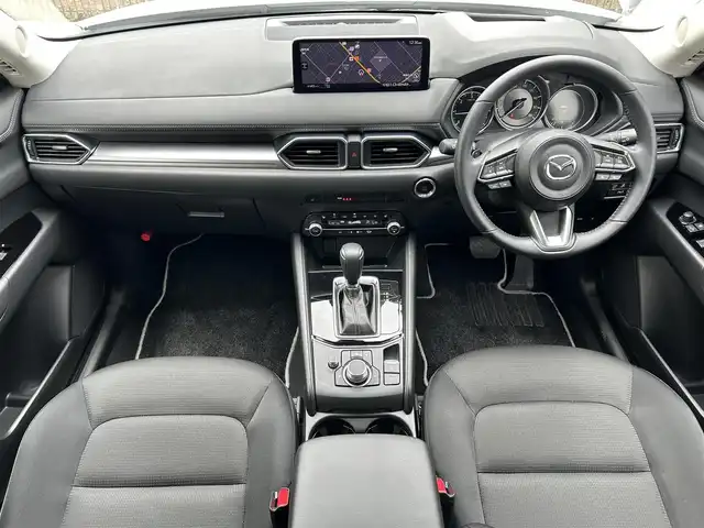 マツダ ＣＸ－５ XD プロアクティブ 滋賀県 2022(令4)年 7.3万km ロジウムホワイトプレミアムメタリック ディーゼル/2WD(FF)/6速AT/10.25インチ純正ナビ/（FM/AM/フルセグ/Bluetooth）/ETC/３６０°ビュー・モニター/バックカメラ/電動リアゲート/プリクラッシュブレーキアシスト	/踏み間違い防止アシスト	/後側方衝突防止支援システム	/ブラインドスポットモニタリング/レーンキープアシスト/レーダークルーズコントロール/コーナー・バックセンサー	/標識検知機能/運転席・助手席シートヒーター/ワイヤレス充電/アイドリングストップ/電動格納ミラー/電動パーキング/ブレーキホールド/革巻きステアリング/ステアリングスイッチ/ステアリングヒーター/パドルシフト/オートライト/LEDヘッドライト/フルオートエアコン/自動防眩ルームミラー/ヘッドアップディスプレイ/プッシュスタート/スマートキー/純正フロアマット