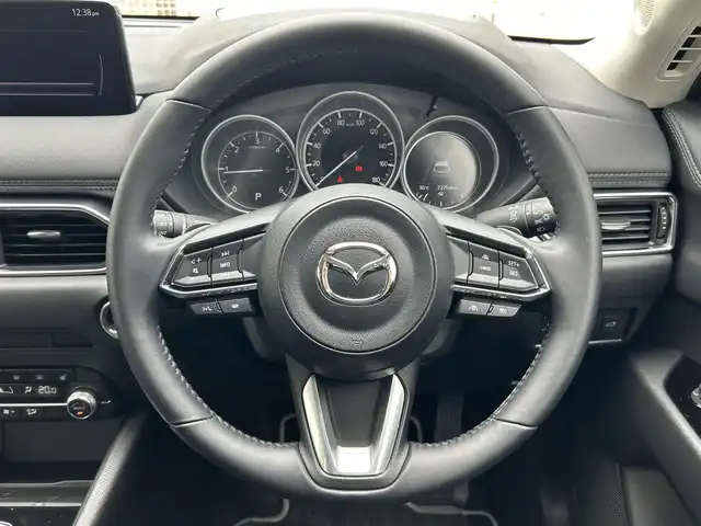 マツダ ＣＸ－５ XD プロアクティブ 滋賀県 2022(令4)年 7.3万km ロジウムホワイトプレミアムメタリック ディーゼル/2WD(FF)/6速AT/10.25インチ純正ナビ/（FM/AM/フルセグ/Bluetooth）/ETC/３６０°ビュー・モニター/バックカメラ/電動リアゲート/プリクラッシュブレーキアシスト	/踏み間違い防止アシスト	/後側方衝突防止支援システム	/ブラインドスポットモニタリング/レーンキープアシスト/レーダークルーズコントロール/コーナー・バックセンサー	/標識検知機能/運転席・助手席シートヒーター/ワイヤレス充電/アイドリングストップ/電動格納ミラー/電動パーキング/ブレーキホールド/革巻きステアリング/ステアリングスイッチ/ステアリングヒーター/パドルシフト/オートライト/LEDヘッドライト/フルオートエアコン/自動防眩ルームミラー/ヘッドアップディスプレイ/プッシュスタート/スマートキー/純正フロアマット