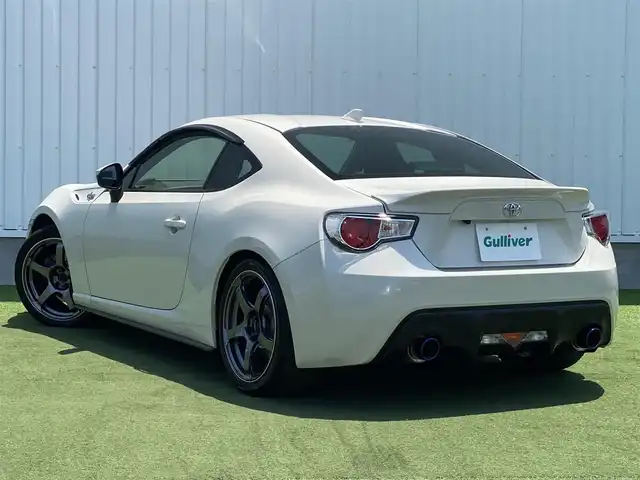 トヨタ ８６ GT 香川県 2015(平27)年 5.1万km クリスタルホワイトパール 純正SDナビ/→AM/FM/CD/DVD/Bluetooth/フルセグTV/バックカメラ/前後ドライブレコーダー/車高調/社外マフラー/社外18インチアルミホイール/HIDヘッドライト/パドルシフト/MTモード付AT/プッシュスタート/スマートキー/スペアキー×1