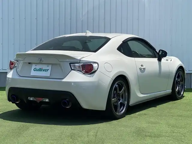 トヨタ ８６ GT 香川県 2015(平27)年 5.1万km クリスタルホワイトパール 純正SDナビ/→AM/FM/CD/DVD/Bluetooth/フルセグTV/バックカメラ/前後ドライブレコーダー/車高調/社外マフラー/社外18インチアルミホイール/HIDヘッドライト/パドルシフト/MTモード付AT/プッシュスタート/スマートキー/スペアキー×1
