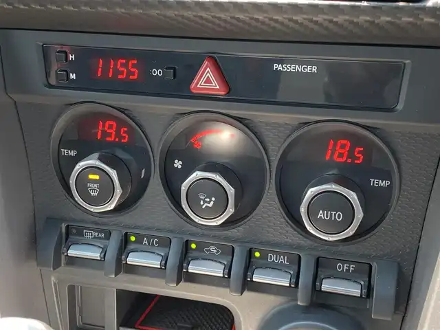 トヨタ ８６ GT 香川県 2015(平27)年 5.1万km クリスタルホワイトパール 純正SDナビ/→AM/FM/CD/DVD/Bluetooth/フルセグTV/バックカメラ/前後ドライブレコーダー/車高調/社外マフラー/社外18インチアルミホイール/HIDヘッドライト/パドルシフト/MTモード付AT/プッシュスタート/スマートキー/スペアキー×1
