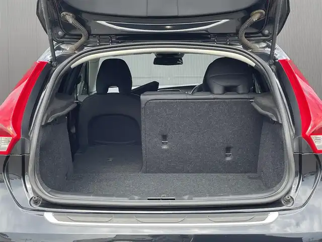 ボルボ Ｖ４０ クロスカントリー T5 AWD 道東・釧路十勝 2013(平25)年 4.2万km ブラックサファイアメタリック ４WD/純正HDDナビ/ CD/DVD/BT/フルセグ/バックカメラ/ETC/衝突回避ブレーキ/レーンディパーチャーアラート/アダプティブクルーズコントロール/ブラインドスポットインフォメーション/リアパークセンサー/運転席メモリ付きパワーシート/フロントシートヒーティング/LEDヘッドライト/オートライト/純正17インチAW/純正フロアマット