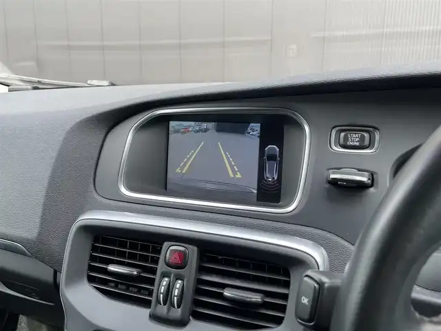 ボルボ Ｖ４０ クロスカントリー T5 AWD 道東・釧路十勝 2013(平25)年 4.2万km ブラックサファイアメタリック ４WD/純正HDDナビ/ CD/DVD/BT/フルセグ/バックカメラ/ETC/衝突回避ブレーキ/レーンディパーチャーアラート/アダプティブクルーズコントロール/ブラインドスポットインフォメーション/リアパークセンサー/運転席メモリ付きパワーシート/フロントシートヒーティング/LEDヘッドライト/オートライト/純正17インチAW/純正フロアマット