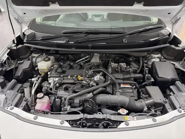 トヨタ ヤリスクロス ハイブリッド Z 三重県 2021(令3)年 6.4万km ブラックマイカ/ホワイトパールクリスタルシャイン 2トーン ハイブリッド/FF/フロアCVT/純正 8インチナビ*/（AM/FM/USB/iPod/Bluetooth/Miracast/TV/CarPlay/AndroidAuto）/パノラミックビューモニター*/ドライブレコーダー 前方/ETC/モデリスタエアロ『アドバンス・ロバスト・スタイル』（F/S/R下）/Toyota Safety Sense/・プリクラッシュセーフティ/・レーントレーシングアシスト/・レーダークルコン（全車速追従機能付）/・アダプティブハイビームシステム*/・ロードサインアシスト/・インテリジェントクリアランスソナー［パーキングサポートブレーキ（静止物＆後方接近車両）］/・トヨタ チームメイト［アドバンスト パーク］*/・ブラインドスポットモニター＆リヤクロストラフィックアラート/・先行車発進告知機能/など/装備/・ハンズフリーパワーバックドア*/・カラーヘッドアップディスプレイ*/・ハーフレザーシート/・シートヒーター（D/N）/・パワーシート（D6way）/・オートエアコン/・オートライト/・LEDヘッドランプ/・ステアリングスイッチ/・電子パーキングブレーキ＆ブレーキホールド/・純正18inAW/・保/取/ナビ取/・スマートキーx1/など/*…メーカーOP