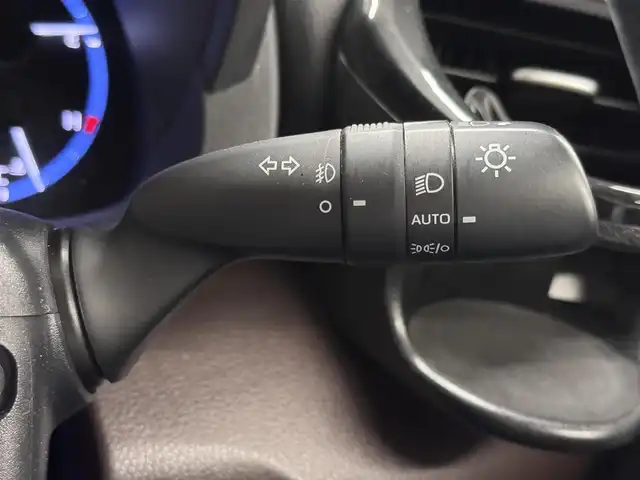 トヨタ ヤリスクロス ハイブリッド Z 三重県 2021(令3)年 6.4万km ブラックマイカ/ホワイトパールクリスタルシャイン 2トーン ハイブリッド/FF/フロアCVT/純正 8インチナビ*/（AM/FM/USB/iPod/Bluetooth/Miracast/TV/CarPlay/AndroidAuto）/パノラミックビューモニター*/ドライブレコーダー 前方/ETC/モデリスタエアロ『アドバンス・ロバスト・スタイル』（F/S/R下）/Toyota Safety Sense/・プリクラッシュセーフティ/・レーントレーシングアシスト/・レーダークルコン（全車速追従機能付）/・アダプティブハイビームシステム*/・ロードサインアシスト/・インテリジェントクリアランスソナー［パーキングサポートブレーキ（静止物＆後方接近車両）］/・トヨタ チームメイト［アドバンスト パーク］*/・ブラインドスポットモニター＆リヤクロストラフィックアラート/・先行車発進告知機能/など/装備/・ハンズフリーパワーバックドア*/・カラーヘッドアップディスプレイ*/・ハーフレザーシート/・シートヒーター（D/N）/・パワーシート（D6way）/・オートエアコン/・オートライト/・LEDヘッドランプ/・ステアリングスイッチ/・電子パーキングブレーキ＆ブレーキホールド/・純正18inAW/・保/取/ナビ取/・スマートキーx1/など/*…メーカーOP