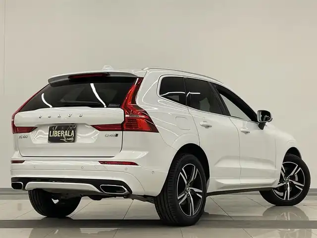 ボルボ ＸＣ６０ D4 AWD Rデザイン 岡山県 2018(平30)年 6.3万km クリスタルホワイトP 純正SENSUS/CD/AM/FM/フルセグTV/Bluetooth/アップルカープレイ/ハーフレザーシート/パワーシート/シートヒーター/アルミペダル/ESC/LKA/クロストラフィックアラート/BLIS/ロードサインインフォーメーション/自動ブレーキ/パークセンサー/全方位カメラ/コーナーリングライト/アクティブベンディングライト/ACC/パワーテールゲート/ブレーキAH
