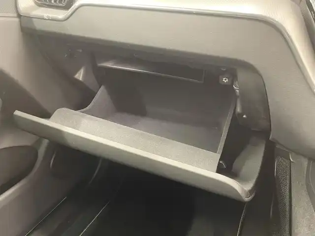 ボルボ ＸＣ６０ D4 AWD Rデザイン 岡山県 2018(平30)年 6.3万km クリスタルホワイトP 純正SENSUS/CD/AM/FM/フルセグTV/Bluetooth/アップルカープレイ/ハーフレザーシート/パワーシート/シートヒーター/アルミペダル/ESC/LKA/クロストラフィックアラート/BLIS/ロードサインインフォーメーション/自動ブレーキ/パークセンサー/全方位カメラ/コーナーリングライト/アクティブベンディングライト/ACC/パワーテールゲート/ブレーキAH