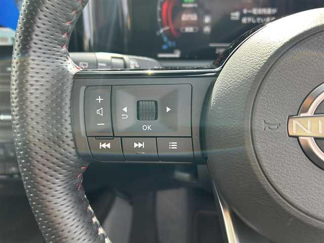 日産 オーラ ニスモ 愛媛県 2022(令4)年 2.3万km ピュアホワイトパール / スーパーブラック 2トーン NissanConnect9型ワイドディスプレイ/全方位カメラ/プロパイロット(ナビリンク機能付)/プロパイロット緊急停止支援システム/AppleCarPlay/AndroidAuto/BT/フルセグTV/HDMI入力端子/USB入力端子/インテリジェントルームミラー/後側方車両検知警報(BSW)/クリアランスソナー/ワイヤレス充電/ステアリングヒーター/D/N席シートヒーター/前後ドライブレコーダー/NISMOサイドロアガーニッシュ/NISMOリヤバンパ―ガーニッシュ/NISMOフロントリップスポイラー/NISMO専用シート/NISMOドアプロテクター/現状サマー(純正AW)(205/50/ZR17)/MICHELIN PILOT SPORT4