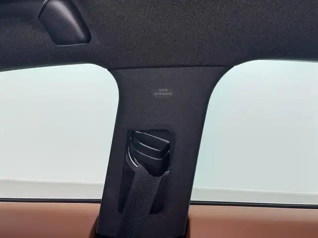 レクサス ＩＳ 300h バージョンL 埼玉県 2021(令3)年 3万km ソニッククォーツ 純正ナビ（Bluetooth/CD/DVD/AM/FM）/フルセグTV/バックカメラ/レーダークルーズコントロール/横滑り防止装置/レーンキープアシスト/盗難防止装置/オートライト/オートマチックハイビーム/LEDヘッドライト/コーナーセンサー/ドライブレコーダー/ETC2.0/パドルシフト