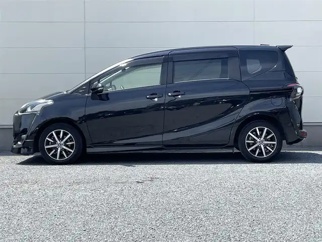 トヨタ シエンタ G クエロ 茨城県 2018(平30)年 7.8万km ブラックマイカ 純正メモリナビ/・Bluetooth接続/・ワンセグテレビ/バックカメラ/ETC/プリクラッシュセーフティー/両側パワースライドドア/ハーフレザーシート/プッシュスタート/純正フロアマット/純正ドアバイザー/純正アルミホイール/ステアリングスイッチ