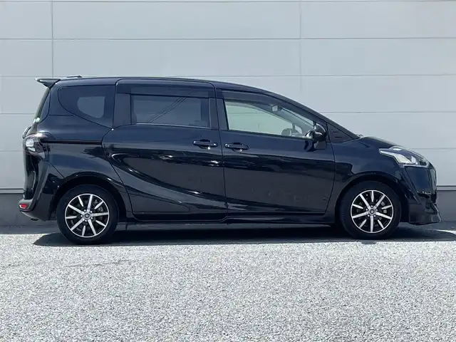 トヨタ シエンタ G クエロ 茨城県 2018(平30)年 7.8万km ブラックマイカ 純正メモリナビ/・Bluetooth接続/・ワンセグテレビ/バックカメラ/ETC/プリクラッシュセーフティー/両側パワースライドドア/ハーフレザーシート/プッシュスタート/純正フロアマット/純正ドアバイザー/純正アルミホイール/ステアリングスイッチ