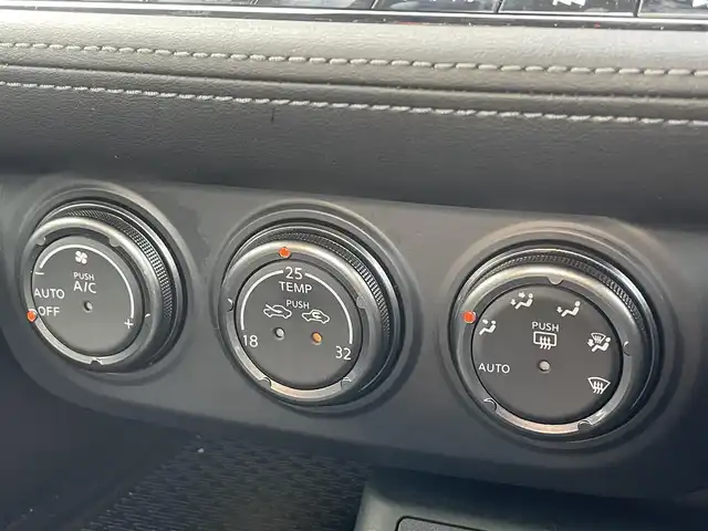 日産 フェアレディ Ｚ バージョンST 熊本県 2025(令7)年 1.2万km 黒 ワンオーナー/プッシュスタート/純正ナビ/BOSEサウンド/バックカメラ/ビルトインETC/純正19インチAW/純正キャリパー/レーダークルーズ/ハーフレザーシート/全席パワーシート/全席シートヒーター/3連メーター/LEDヘッドライト/オートライト/フォグライト/前後コーナーセンサー/横滑り防止装置/ウィンカーミラー/新車保証書/取扱説明書/スマートスペアキー×1本/カラー番号：GAT