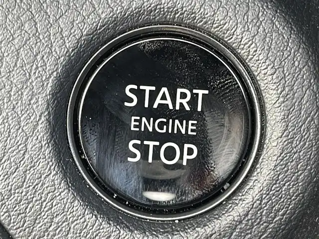 日産 フェアレディ Ｚ バージョンST 熊本県 2025(令7)年 1.2万km 黒 ワンオーナー/プッシュスタート/純正ナビ/BOSEサウンド/バックカメラ/ビルトインETC/純正19インチAW/純正キャリパー/レーダークルーズ/ハーフレザーシート/全席パワーシート/全席シートヒーター/3連メーター/LEDヘッドライト/オートライト/フォグライト/前後コーナーセンサー/横滑り防止装置/ウィンカーミラー/新車保証書/取扱説明書/スマートスペアキー×1本/カラー番号：GAT