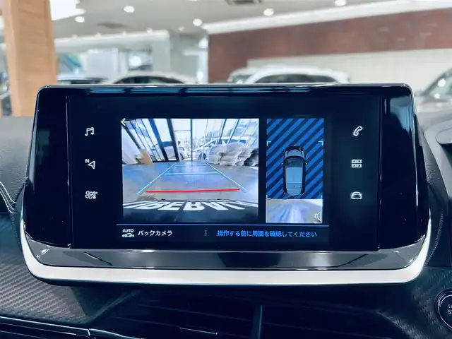 プジョー ２０８ GT ライン 大阪府 2020(令2)年 0.7万km BLANC NACRE ハーフレザー/純正ディスプレイオーディオ/applecarplay/バックカメラ/ガラスルーフ/純正17インチAW/LEDヘッドライト/ブラインドスポット/クリアランスソナー/ワイヤレス充電