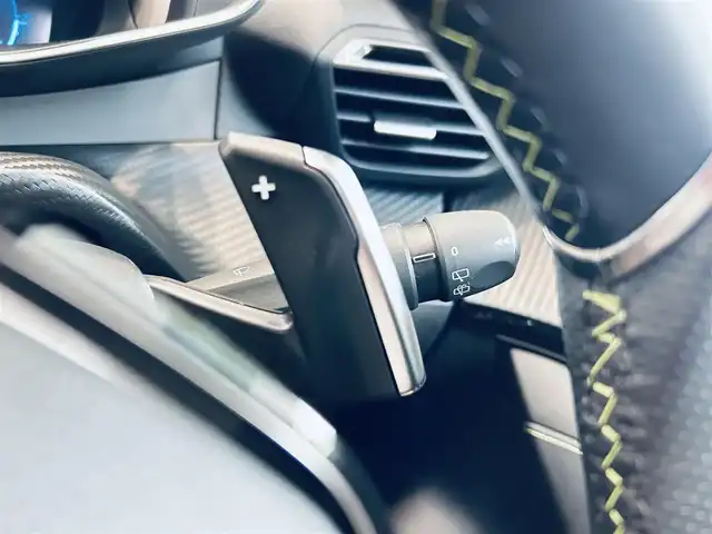 プジョー ２０８ GT ライン 大阪府 2020(令2)年 0.7万km BLANC NACRE ハーフレザー/純正ディスプレイオーディオ/applecarplay/バックカメラ/ガラスルーフ/純正17インチAW/LEDヘッドライト/ブラインドスポット/クリアランスソナー/ワイヤレス充電