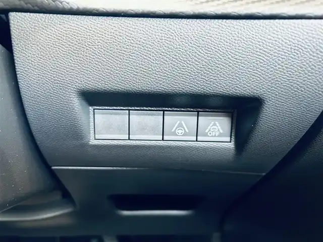 プジョー ２０８ GT ライン 大阪府 2020(令2)年 0.7万km BLANC NACRE ハーフレザー/純正ディスプレイオーディオ/applecarplay/バックカメラ/ガラスルーフ/純正17インチAW/LEDヘッドライト/ブラインドスポット/クリアランスソナー/ワイヤレス充電