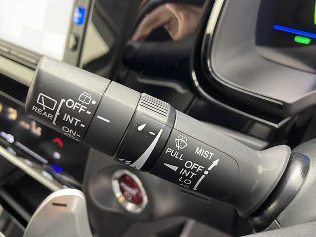 ホンダ シャトル ハイブリッド 鹿児島県 2016(平28)年 3.1万km アラバスターシルバーメタリック 純正SDナビ/(AM/FM/CD/Bluetooth)/シティブレーキアシスト/クルーズコントロール/ワンセグ/バックカメラ/パドルシフト/ETC/ハーフレザーシート/ステアリングスイッチ/スマートキー/プッシュスタート