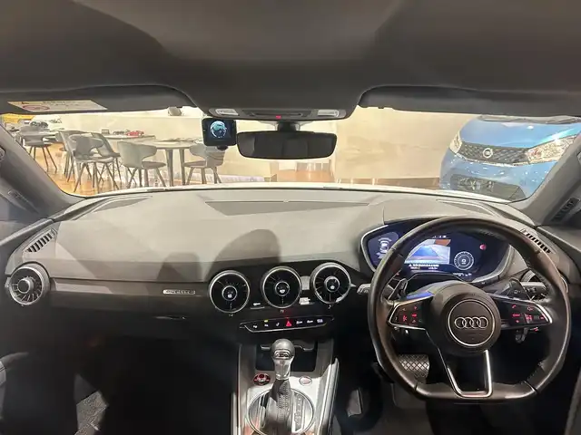 アウディ ＴＴクーペ 2．0 TFSI クワトロ 道央・札幌 2016(平28)年 6.2万km グレイシアホワイトメタリック グレイシアホワイトメタリック/アシスタンスパッケージアドバンスド/　・クルーズコントロール/　・アウディサイドアシスト/　・アウディアクティブレーンアシスト/　・リアビューカメラ/　・パークアシスト/　・アウディホールドアシスト/マトリクスLEDヘッドライト/純正メモリナビ/フルセグテレビ/DVD/SD/USB/BT/パーキングエイド/電動フロントシート/ETC/社外ドライブレコーダー