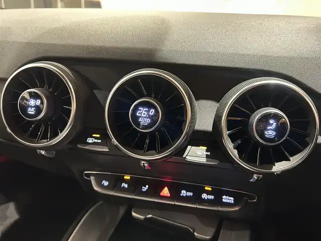 アウディ ＴＴクーペ 2．0 TFSI クワトロ 道央・札幌 2016(平28)年 6.2万km グレイシアホワイトメタリック グレイシアホワイトメタリック/アシスタンスパッケージアドバンスド/　・クルーズコントロール/　・アウディサイドアシスト/　・アウディアクティブレーンアシスト/　・リアビューカメラ/　・パークアシスト/　・アウディホールドアシスト/マトリクスLEDヘッドライト/純正メモリナビ/フルセグテレビ/DVD/SD/USB/BT/パーキングエイド/電動フロントシート/ETC/社外ドライブレコーダー