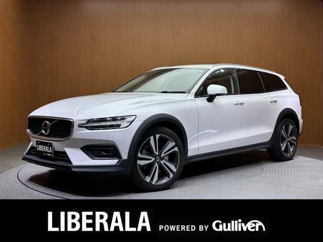 ボルボ Ｖ６０ クロスカントリー T5 AWD プロ 千葉県 2019(令1)年 5.4万km アイスホワイト ＡＣＣ　/白革シート　/ＨＵＤ　/ナビ　/ＴＶ　/Ｂｌｕｅｔｏｏｔｈ接続　/３６０°ｈａｒｍａｎｋａｒｄｏｎサウンド　/シートヒーター　/電動シート　/電動リアゲート　/ＬＥＤヘッドライト　/衝突軽減Ｂ　/ＢＳＭ　/ＬＫＡ