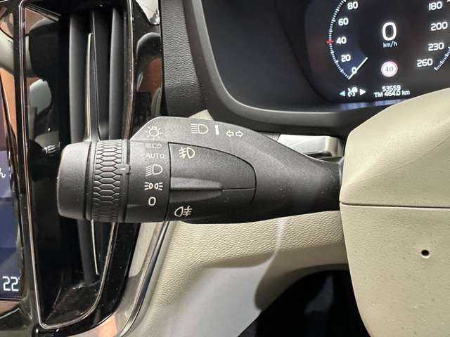 ボルボ Ｖ６０ クロスカントリー T5 AWD プロ 千葉県 2019(令1)年 5.4万km アイスホワイト ＡＣＣ　/白革シート　/ＨＵＤ　/ナビ　/ＴＶ　/Ｂｌｕｅｔｏｏｔｈ接続　/３６０°ｈａｒｍａｎｋａｒｄｏｎサウンド　/シートヒーター　/電動シート　/電動リアゲート　/ＬＥＤヘッドライト　/衝突軽減Ｂ　/ＢＳＭ　/ＬＫＡ
