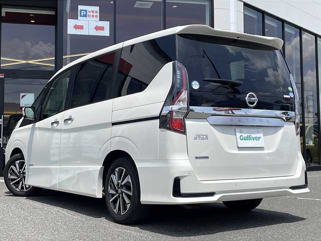 日産 セレナ ハイウェイスター V 大阪府 2021(令3)年 5.7万km ブリリアントホワイトパール 衝突軽減システム　/両側パワースライドドア　/純正１０インチナビ/フルセグTV　/Bluetooth　/CD　/DVD　/Blu-ray　/全方位カメラ　/レーダークルーズコントロール/プロパイロット/デジタルインナーミラー/オートホールド/BSM/LEDヘッドライト　/ドライブレコーダー　/ＥＴＣ/スペアキー