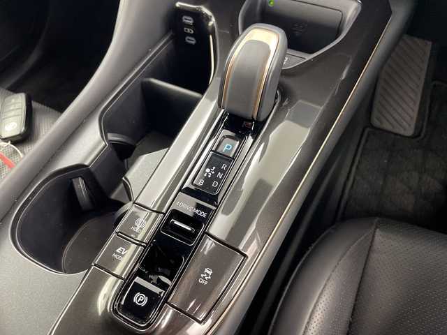 トヨタ クラウン スポーツ Z 岐阜県 2024(令6)年 2.2万km ブラック パノラマルーフ/トヨタチームメイト/・アドバンストパーク/・アドバンストドライブ/トヨタセーフティセンス/・プリクラッシュセーフティ/・レーダークルーズコントロール/・アダプティブハイビームシステム/・レーントレーシングアシスト/・ブラインドスポットモニター/・フロント・リヤクロストラフィックアラート/純正ディスプレイオーディオナビ/フルセグ/BT/USB/Miracast/パノラミックビューモニター/ビルトインETC/純正ドライブレコーダー/デジタルインナーミラー/本革シート/前席シートヒーター/エアベンチレーション/メモリーシート/本革ステアリング/ステアリングヒーター/100V充電/パワーバックドア/電動パーキングブレーキ/寒冷地仕様/純正21インチAW/純正フロアマット/サイドバイザー