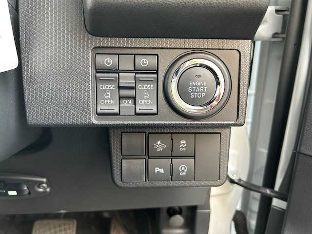 ダイハツ タント カスタム RS 長崎県 2023(令5)年 0.8万km シャイニングホワイトパール 登録時走行7728km/ワンオーナー/スマートアシスト/・衝突回避支援ブレーキ機能/・衝突警報機能/・ブレーキ制御付誤発進抑制機能/・車線逸脱警報機能/・車線逸脱抑制制御機能/・路側逸脱警報機能/・ふらつき警報/・先行車発進お知らせ機能/・標識認識機能（進入禁止/最高速度/一時停止）/・アダプティブドライビングビーム/・コーナーセンサー/スマートパノラマパーキングパック/・スマートパノラマパーキングアシスト（フロント/サイド/バックカメラ）/・ドアミラーヒーター/・助手席側サイドアンダーミラー/・ステアリングスイッチ（駐車支援）/純正ディスプレイオーディオ/フルセグTV/ビルトインETC2.0/ドライブレコーダー/両側パワースライドドア/LEDライト/ハーフレザーシート（合皮）/前席シートヒーター/eco IDLE/メッキフロントグリル（08400-K2379)/保証書・取説/スペアキー