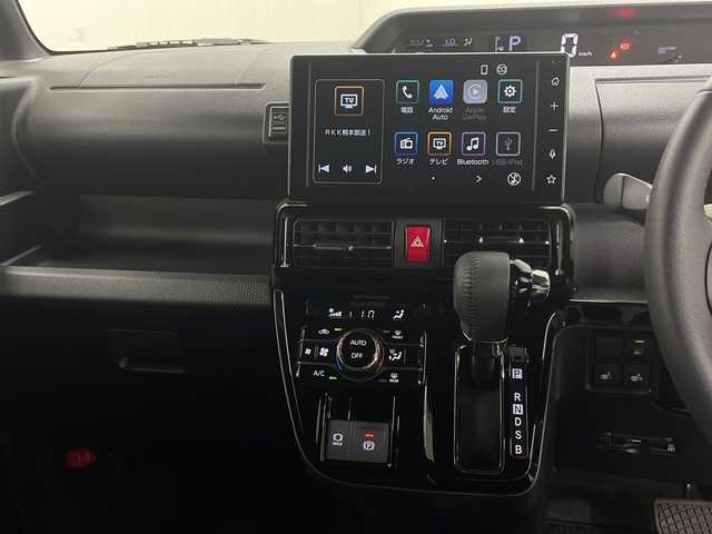 ダイハツ タント カスタム RS 長崎県 2023(令5)年 0.8万km シャイニングホワイトパール 登録時走行7728km/ワンオーナー/スマートアシスト/・衝突回避支援ブレーキ機能/・衝突警報機能/・ブレーキ制御付誤発進抑制機能/・車線逸脱警報機能/・車線逸脱抑制制御機能/・路側逸脱警報機能/・ふらつき警報/・先行車発進お知らせ機能/・標識認識機能（進入禁止/最高速度/一時停止）/・アダプティブドライビングビーム/・コーナーセンサー/スマートパノラマパーキングパック/・スマートパノラマパーキングアシスト（フロント/サイド/バックカメラ）/・ドアミラーヒーター/・助手席側サイドアンダーミラー/・ステアリングスイッチ（駐車支援）/純正ディスプレイオーディオ/フルセグTV/ビルトインETC2.0/ドライブレコーダー/両側パワースライドドア/LEDライト/ハーフレザーシート（合皮）/前席シートヒーター/eco IDLE/メッキフロントグリル（08400-K2379)/保証書・取説/スペアキー