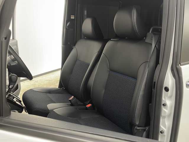 ダイハツ タント カスタム RS 長崎県 2023(令5)年 0.8万km シャイニングホワイトパール 登録時走行7728km/ワンオーナー/スマートアシスト/・衝突回避支援ブレーキ機能/・衝突警報機能/・ブレーキ制御付誤発進抑制機能/・車線逸脱警報機能/・車線逸脱抑制制御機能/・路側逸脱警報機能/・ふらつき警報/・先行車発進お知らせ機能/・標識認識機能（進入禁止/最高速度/一時停止）/・アダプティブドライビングビーム/・コーナーセンサー/スマートパノラマパーキングパック/・スマートパノラマパーキングアシスト（フロント/サイド/バックカメラ）/・ドアミラーヒーター/・助手席側サイドアンダーミラー/・ステアリングスイッチ（駐車支援）/純正ディスプレイオーディオ/フルセグTV/ビルトインETC2.0/ドライブレコーダー/両側パワースライドドア/LEDライト/ハーフレザーシート（合皮）/前席シートヒーター/eco IDLE/メッキフロントグリル（08400-K2379)/保証書・取説/スペアキー