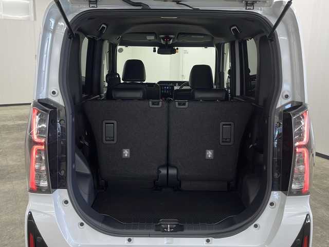 ダイハツ タント カスタム RS 長崎県 2023(令5)年 0.8万km シャイニングホワイトパール 登録時走行7728km/ワンオーナー/スマートアシスト/・衝突回避支援ブレーキ機能/・衝突警報機能/・ブレーキ制御付誤発進抑制機能/・車線逸脱警報機能/・車線逸脱抑制制御機能/・路側逸脱警報機能/・ふらつき警報/・先行車発進お知らせ機能/・標識認識機能（進入禁止/最高速度/一時停止）/・アダプティブドライビングビーム/・コーナーセンサー/スマートパノラマパーキングパック/・スマートパノラマパーキングアシスト（フロント/サイド/バックカメラ）/・ドアミラーヒーター/・助手席側サイドアンダーミラー/・ステアリングスイッチ（駐車支援）/純正ディスプレイオーディオ/フルセグTV/ビルトインETC2.0/ドライブレコーダー/両側パワースライドドア/LEDライト/ハーフレザーシート（合皮）/前席シートヒーター/eco IDLE/メッキフロントグリル（08400-K2379)/保証書・取説/スペアキー