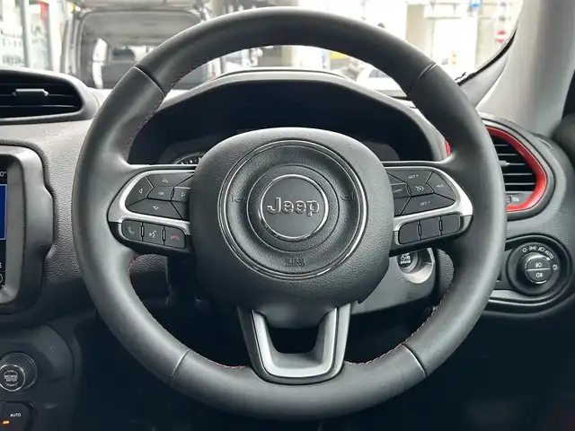 クライスラー・ジープ ジープ レネゲード トレイルホーク 東京都 2021(令3)年 4.2万km オレンジ ワンオーナー/純正ナビ/　フルセグTV/Bluetooth/AppleCarPlay/バックカメラ/純正前後ドライブレコーダー/純正17インチアルミホイール/クルーズコントロール/ブラインドスポットモニター/LEDヘッドライト/フォグランプ/オートライト/ビルトインETC2.0/コーナーセンサー/アイドリングストップ/ステアリングスイッチ/プッシュスタート/スマートキー/電動格納ミラー/ウインカーミラー/横すべり防止/純正フロアマット/ドアバイザー