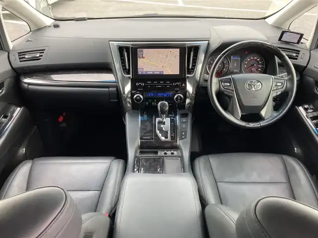 トヨタ アルファード S Cパッケージ 鳥取県 2020(令2)年 6.4万km ブラック 純正9型ディスプレイオーディオ/(ナビ/DVD/CD/BT/USB）/純正12.1型フリップダウンモニター/バックカメラ・ビルトインETC/前後ドライブレコーダー/ダブルサンルーフ/黒レザーシート/モデリスタエアロ/フロント/サイド/リア/トヨタセーフティセンス/レーダークルーズコントロール/両側パワースライドドア/パワーバックドア/パワーシート/前席/セカンドシート/前席シートヒーター/デジタルインナーミラー/LEDヘットライト/純正18インチアルミホール/プッシュエンジンスタート/スマートキー×２