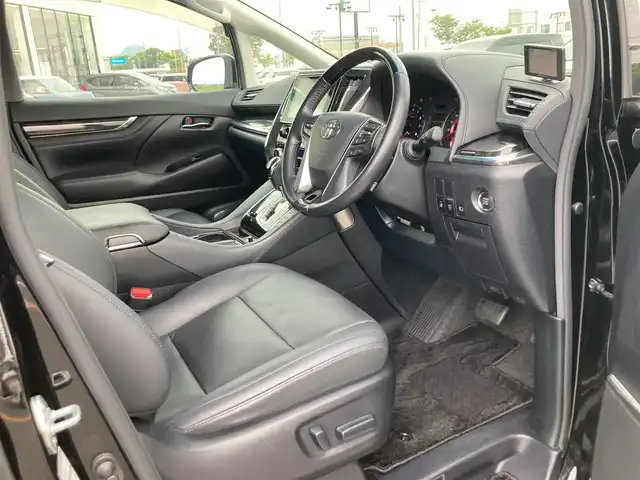 トヨタ アルファード S Cパッケージ 鳥取県 2020(令2)年 6.4万km ブラック 純正9型ディスプレイオーディオ/(ナビ/DVD/CD/BT/USB）/純正12.1型フリップダウンモニター/バックカメラ・ビルトインETC/前後ドライブレコーダー/ダブルサンルーフ/黒レザーシート/モデリスタエアロ/フロント/サイド/リア/トヨタセーフティセンス/レーダークルーズコントロール/両側パワースライドドア/パワーバックドア/パワーシート/前席/セカンドシート/前席シートヒーター/デジタルインナーミラー/LEDヘットライト/純正18インチアルミホール/プッシュエンジンスタート/スマートキー×２