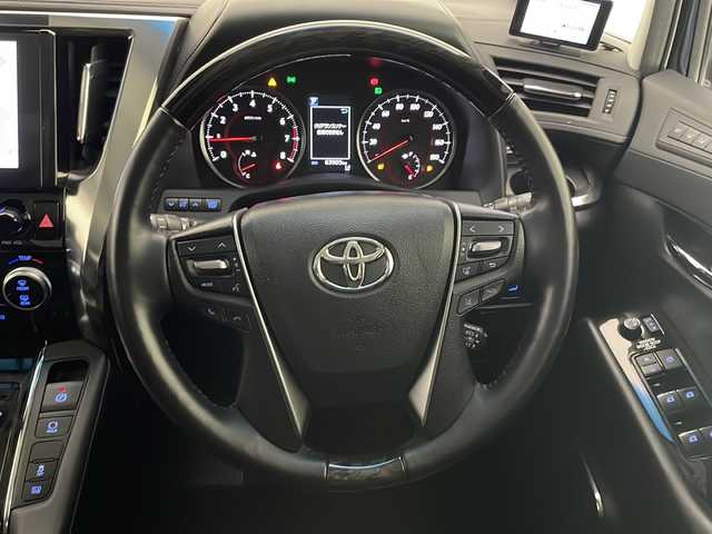 トヨタ アルファード S Cパッケージ 宮崎県 2020(令2)年 6.4万km ブラック 禁煙車/トヨタセーフティセンス/純正9型ディスプレイオーディオナビTV/（T-connect/CD/DVD/Bluetooth/フルセグTV)/純正リアフリップダウンモニター/純正ビルトイン2.0ETC/純正LEDオートライト/純正LEDフォグ/純正18インチアルミ/純正モデリスタエアロ/純正モデリスタマフラー/純正フロアマット/社外前後ドライブレコーダー/両側電動スライドドア/黒本革シート/アダプティブクルーズコントロール/プリクラッシュセーフティ/レーンディパーチャーアラート/オートマチックハイビーム/ブラインドスポットモニター/電子パーキング/オートホールド/サンルーフ/エグゼクティブパワーシート/前席パワーシート/エアシート/ウッドコンビ本革巻ハンドル/ウインカードアミラー/オート電動格納ミラー/ステアリングヒーター/スマートキー/プッシュエンジンスタート/スペアキー/取扱い説明書