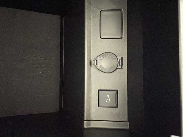 トヨタ アルファード S Cパッケージ 宮崎県 2020(令2)年 6.4万km ブラック 禁煙車/トヨタセーフティセンス/純正9型ディスプレイオーディオナビTV/（T-connect/CD/DVD/Bluetooth/フルセグTV)/純正リアフリップダウンモニター/純正ビルトイン2.0ETC/純正LEDオートライト/純正LEDフォグ/純正18インチアルミ/純正モデリスタエアロ/純正モデリスタマフラー/純正フロアマット/社外前後ドライブレコーダー/両側電動スライドドア/黒本革シート/アダプティブクルーズコントロール/プリクラッシュセーフティ/レーンディパーチャーアラート/オートマチックハイビーム/ブラインドスポットモニター/電子パーキング/オートホールド/サンルーフ/エグゼクティブパワーシート/前席パワーシート/エアシート/ウッドコンビ本革巻ハンドル/ウインカードアミラー/オート電動格納ミラー/ステアリングヒーター/スマートキー/プッシュエンジンスタート/スペアキー/取扱い説明書