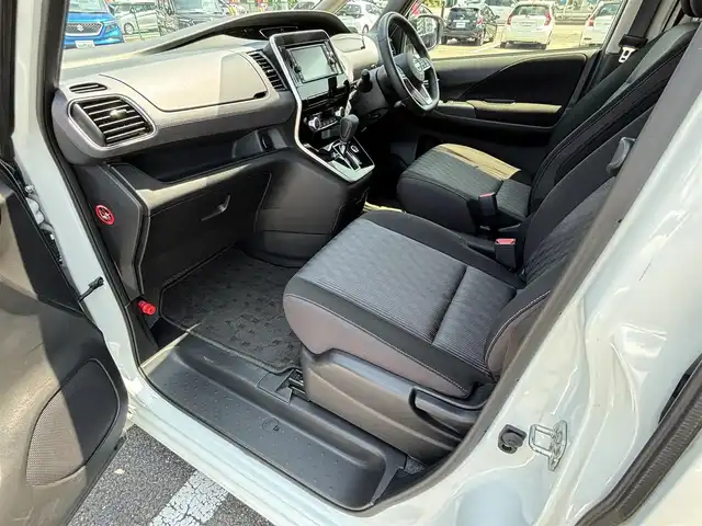 日産 セレナ ハイウェイスター V 大分県 2020(令2)年 5.4万km ブリリアントホワイトパール ・ナビ(CD.SD.AUX.BT)/・バックカメラ/・フルセグテレビ/・エマージェンシーブレーキ/・ブラインドスポットモニター/・コーナーセンサー/・クルーズコントロール/・両側パワースライドドア/・ETC/・ドライブレコーダー/・ウォークスルー/・ステアリングリモコン/・スマートキー/・スペアキー