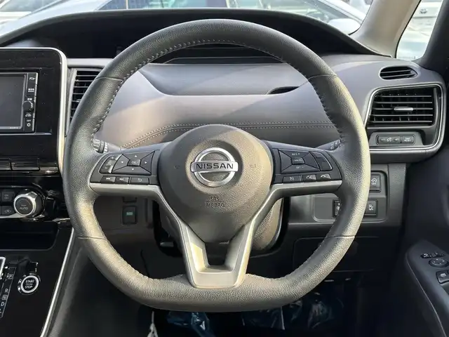 日産 セレナ ハイウェイスター V 大分県 2020(令2)年 5.4万km ブリリアントホワイトパール ・ナビ(CD.SD.AUX.BT)/・バックカメラ/・フルセグテレビ/・エマージェンシーブレーキ/・ブラインドスポットモニター/・コーナーセンサー/・クルーズコントロール/・両側パワースライドドア/・ETC/・ドライブレコーダー/・ウォークスルー/・ステアリングリモコン/・スマートキー/・スペアキー