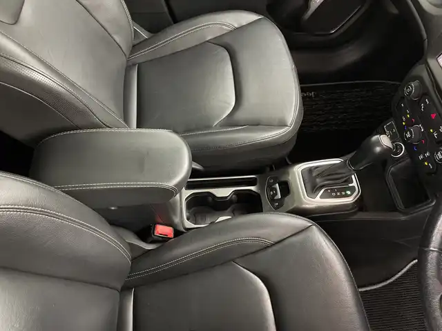 クライスラー・ジープ ジープ レネゲード リミテッド 鹿児島県 2019(令1)年 7万km 黒 メーカー純正ナビ/（Bluetooth/ラジオ）/レーダークルーズコントロール/衝突被害軽減システム/レーンキープアシスト/オートライト/アイドリングストップ/電動パーキングブレーキ/オートホールド機能/バックカメラ/スマートキー/プッシュスタート